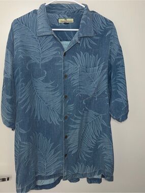 Tommy Bahama 100% Silk Light Blue Palm Leaf Silk Button-Up men’s Large